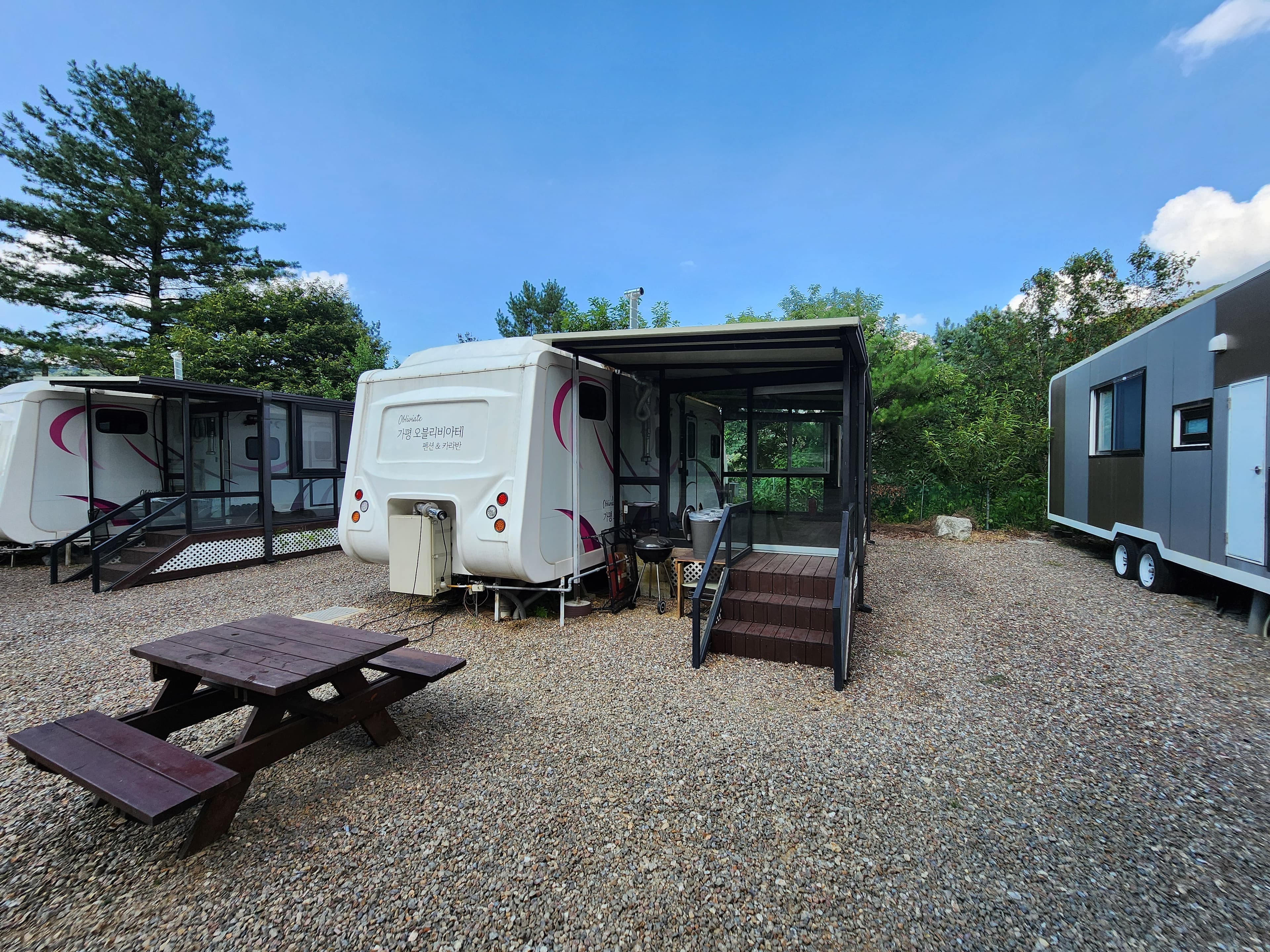 가평 오블리비아테 수영장 펜션&카라반 이미지 3