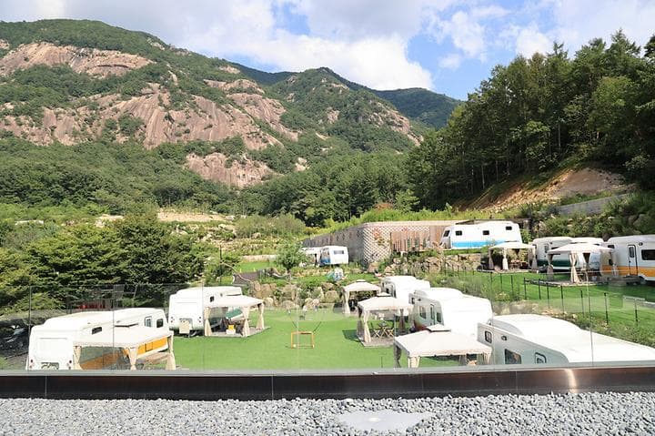 산정호수 마루글램핑 카라반