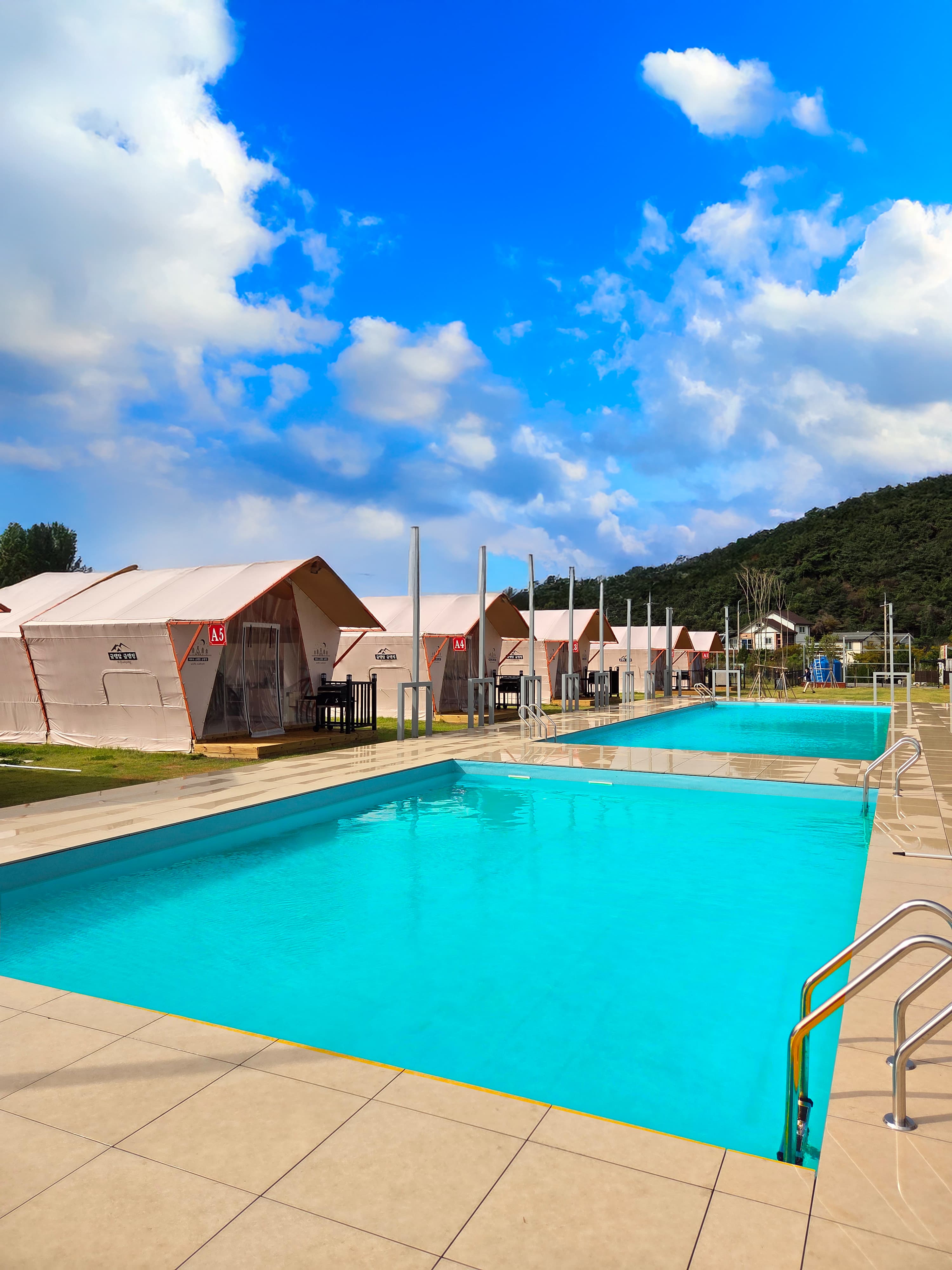 대부도글램탑럭셔리글램핑&키즈수영장캠핑장
